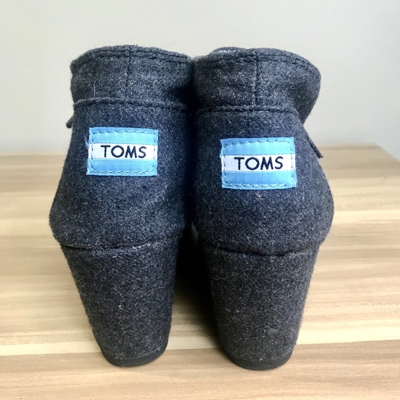 TOMS charcoal desert wedge wool booties, size 7 - Picture 3 of 3